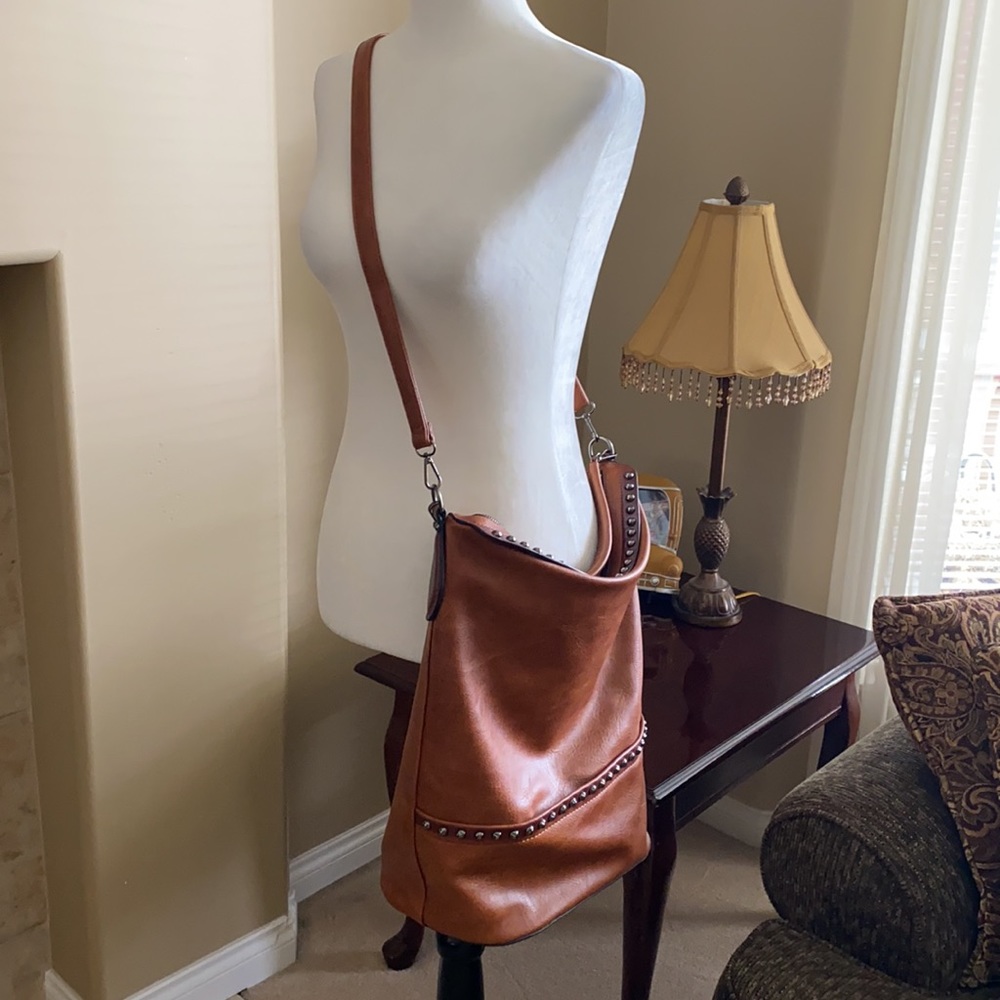 Sam Hadley Bucket Bag - Picture 2 of 11